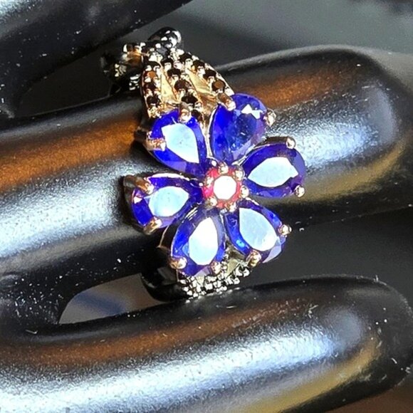 925 Sterling Silver Jewelry Set ( Earrings/ Ring 7.5) with Sapphire & Ruby Gems - Picture 3 of 12